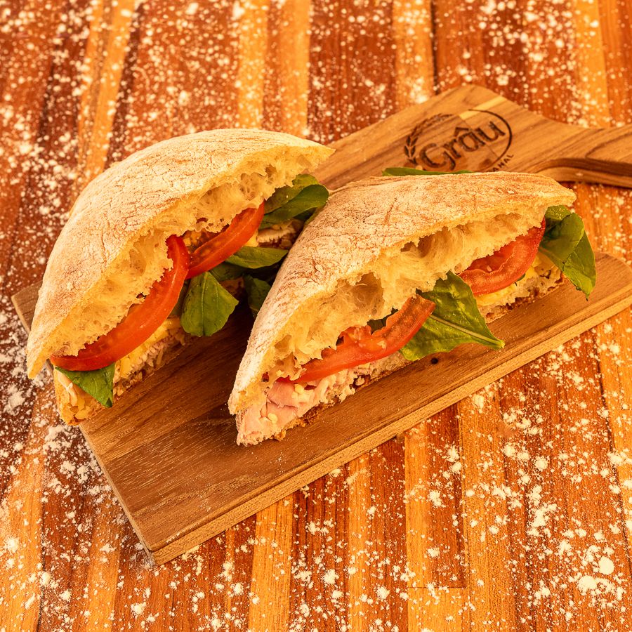 Leblon Grâu: Ciabatta Artesanal, Royale & Emmental