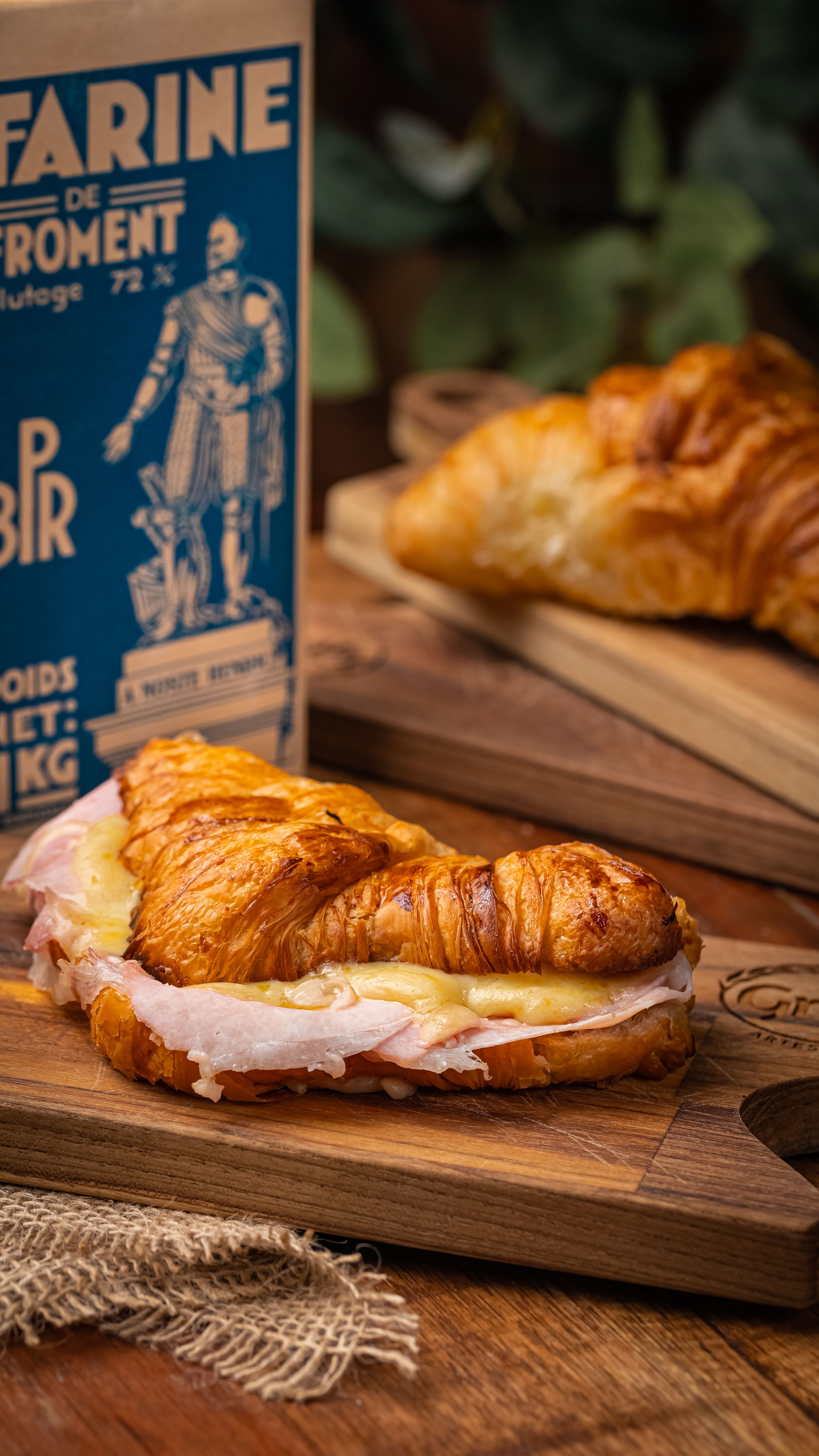 Croissant Salgado Grâu: Folhagem Técnica & Recheios de Origem